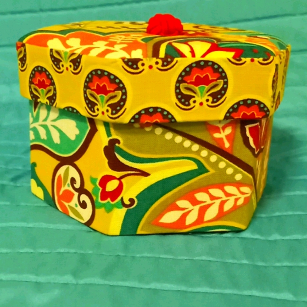 Never Used Vera Bradley Keepsakes Jewelry Box